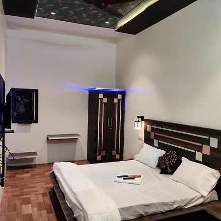 Keshav Hotel Farrukhabad Luaran gambar