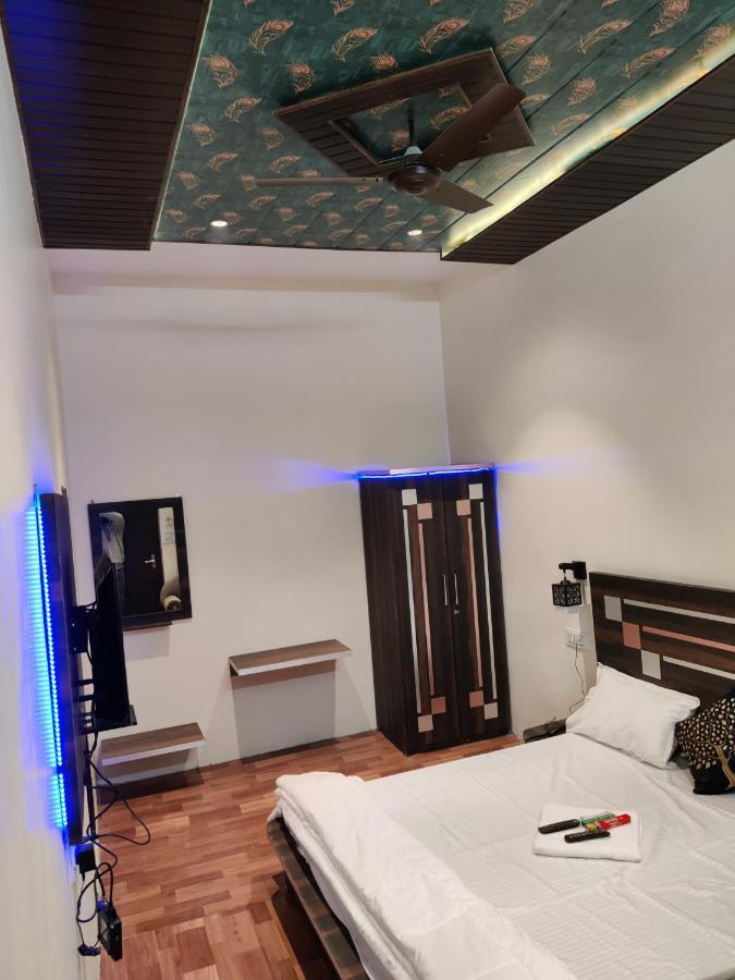 Keshav Hotel Farrukhabad Luaran gambar