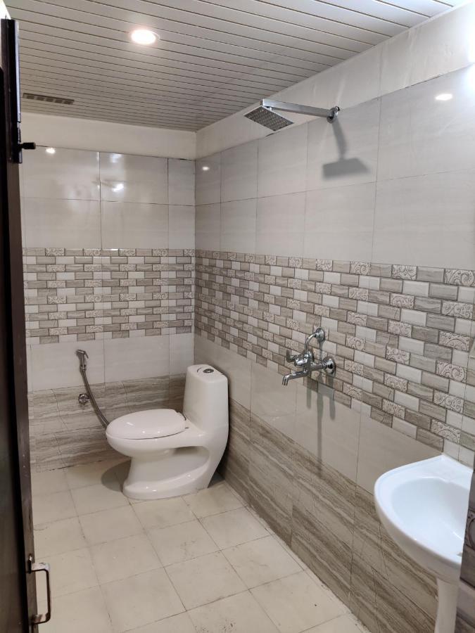 Keshav Hotel Farrukhabad Luaran gambar